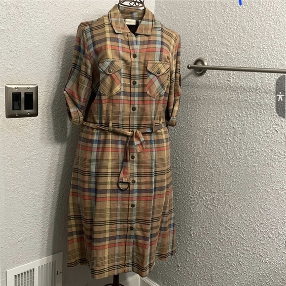 White Stag Dresses & Skirts - White Stag Tan and Orange Midi Dress with Cuffed Sleeves